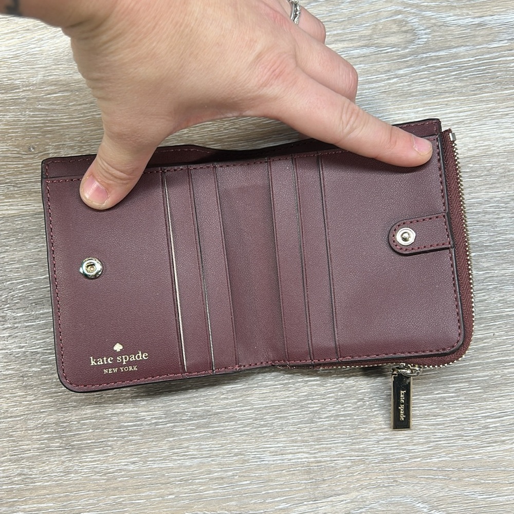 Kate Spade burgundy glitter crossbody satchel with matching wallet - Picture 14 of 16